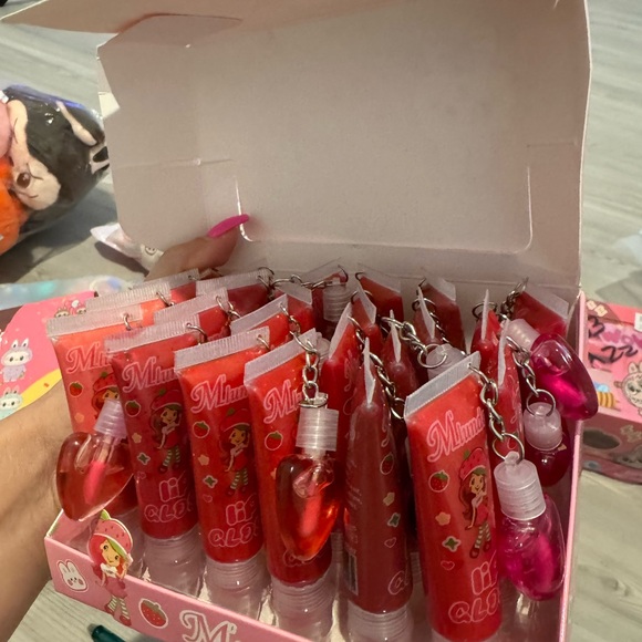 Red Lip Gloss Set - Picture 1 of 1